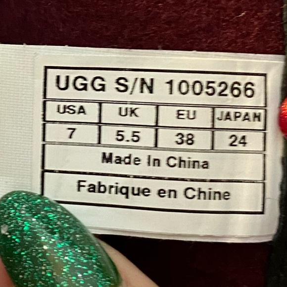 Women Ugg boots - Picture 3 of 10